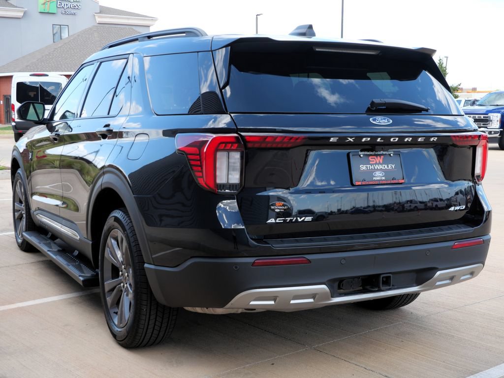 Certified 2025 Ford Explorer Active w/ Active Comfort Package AWD/4WD image 6