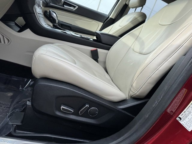 Certified 2017 Ford Edge Titanium w/ Technology Package image 13