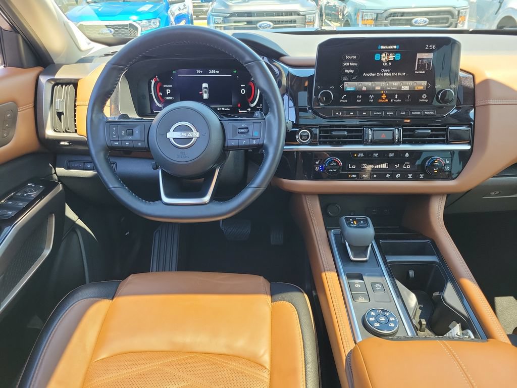 Used 2024 Nissan Pathfinder Platinum w/ Cargo Package AWD/4WD image 12
