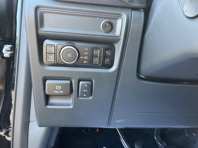 Certified 2025 Ford F150 Platinum w/ Equipment Group 702A High AWD/4WD image 19