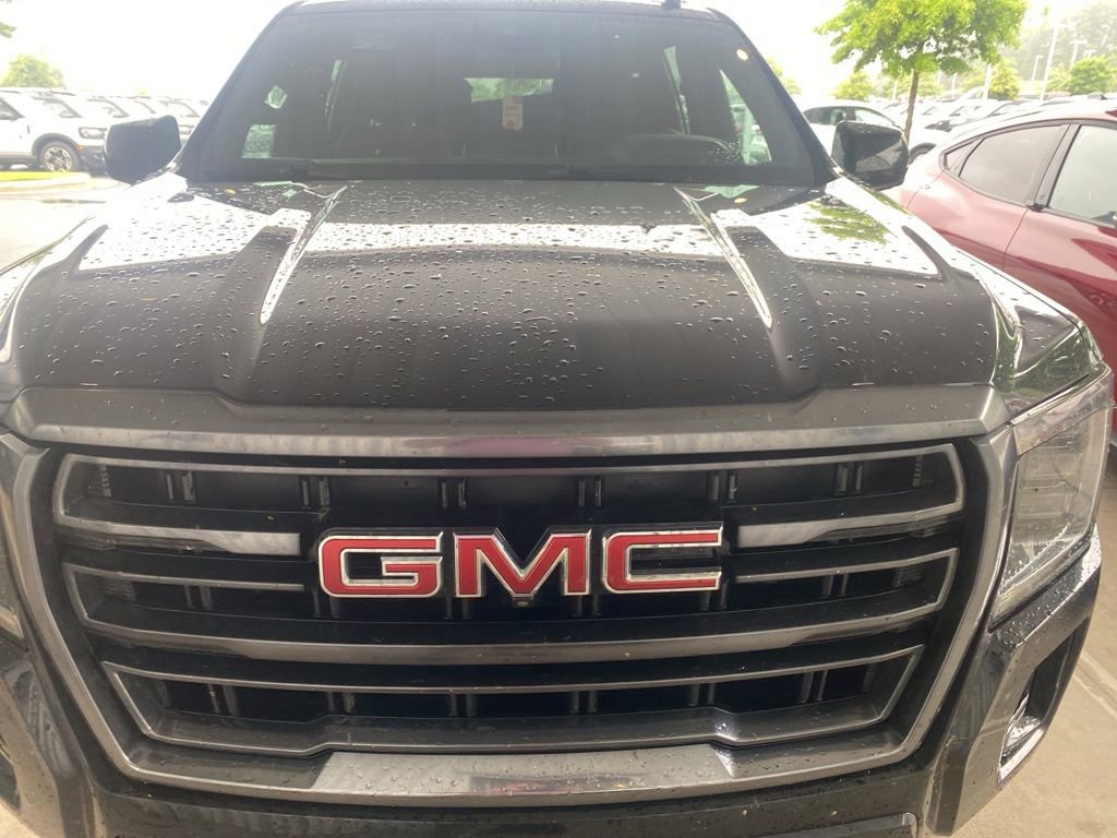 Used 2024 GMC Yukon XL AT4 w/ Technology Package AWD/4WD image 4