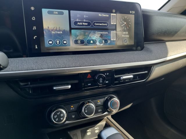 Used 2025 Nissan Kicks SV w/ Charging Package FWD image 20