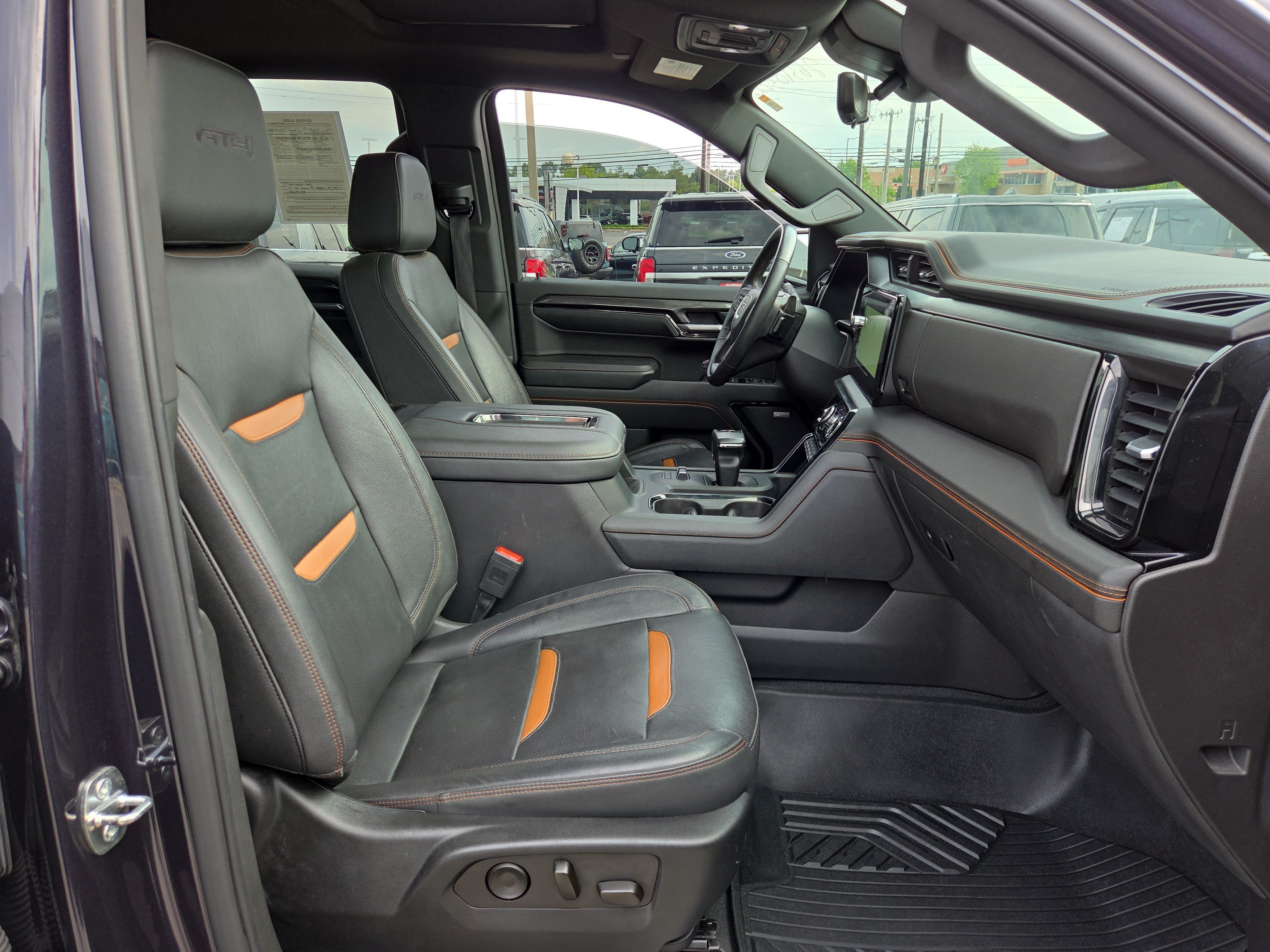 Used 2022 GMC Sierra 1500 AT4 w/ AT4 Premium Package AWD/4WD image 16