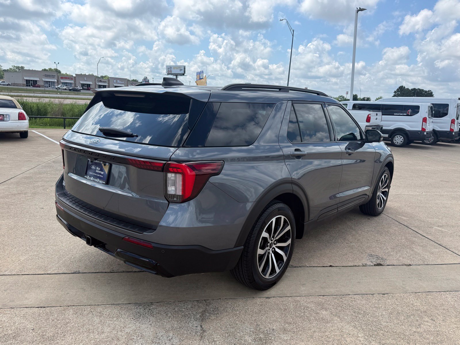 Certified 2025 Ford Explorer ST-Line RWD image 5