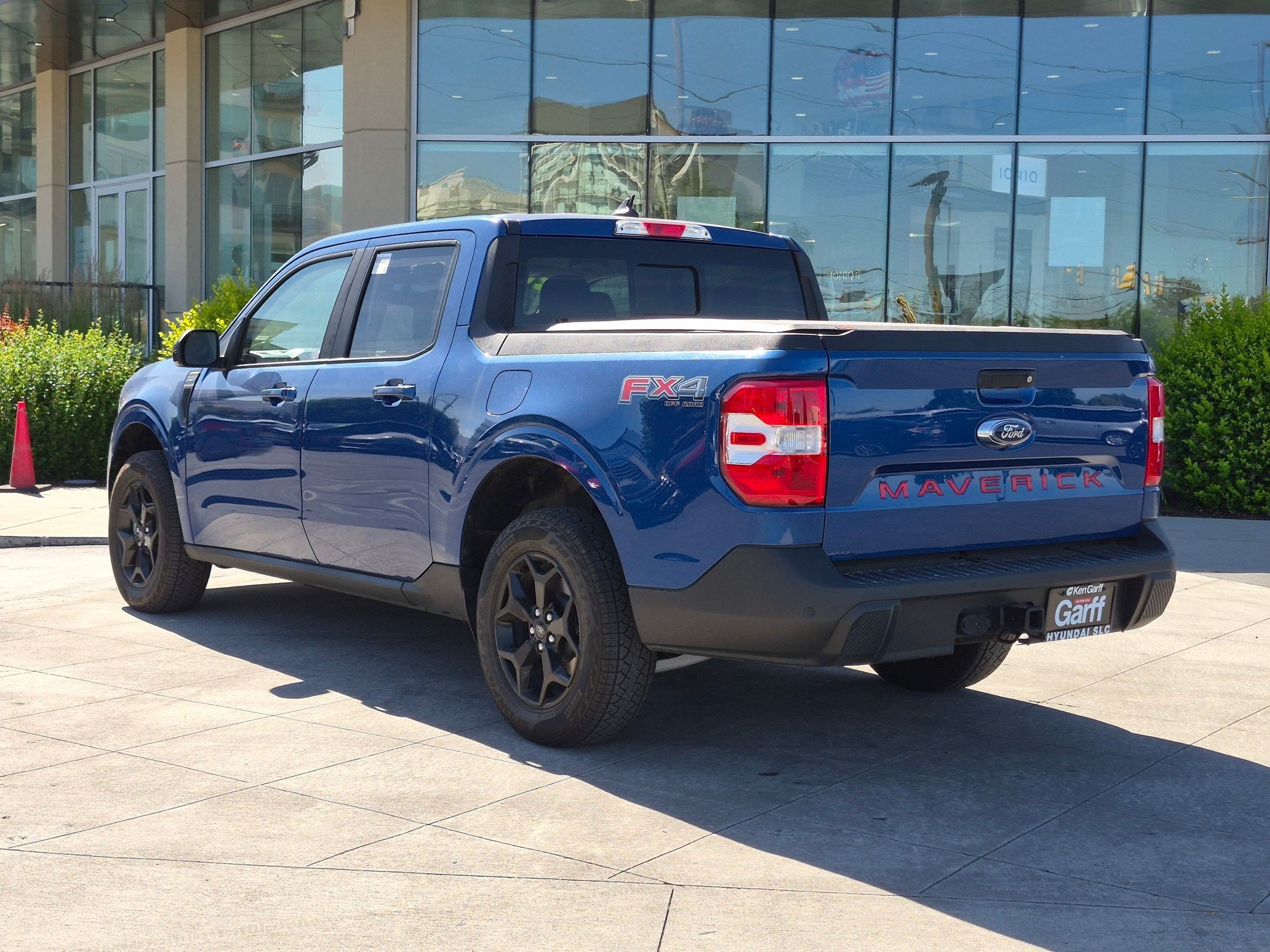 Certified 2024 Ford Maverick Lariat w/ FX4 Off-Road Package AWD/4WD image 9