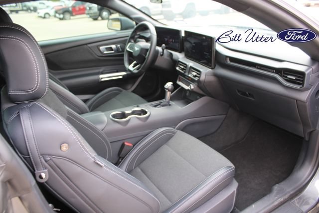 Certified 2025 Ford Mustang Coupe RWD image 13