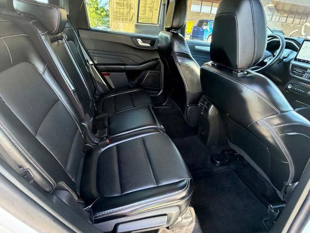 Certified 2025 Ford Escape Platinum AWD/4WD image 37