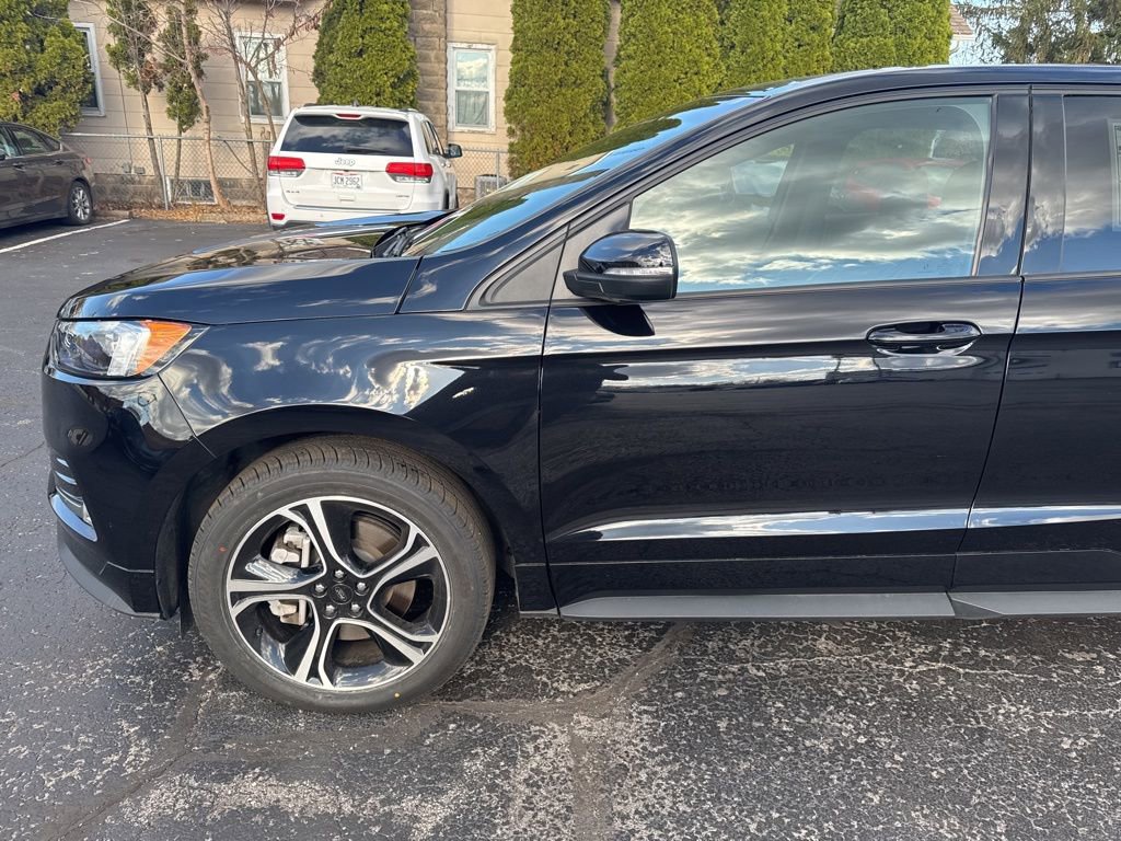 Certified 2022 Ford Edge ST image 16