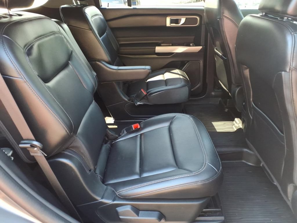 Certified 2023 Ford Explorer XLT w/ Equipment Group 202A AWD/4WD image 17