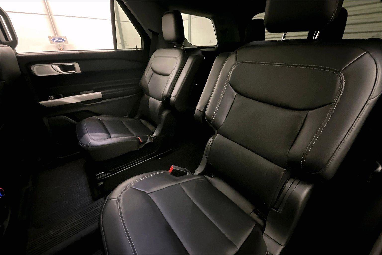 Certified 2023 Ford Explorer Limited w/ Limited Technology Package image 25