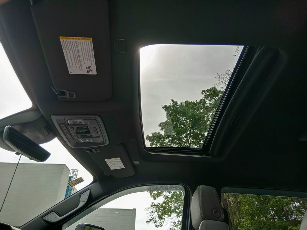 Used 2025 Chevrolet Silverado 2500 ZR2 w/ Technology Package image 16