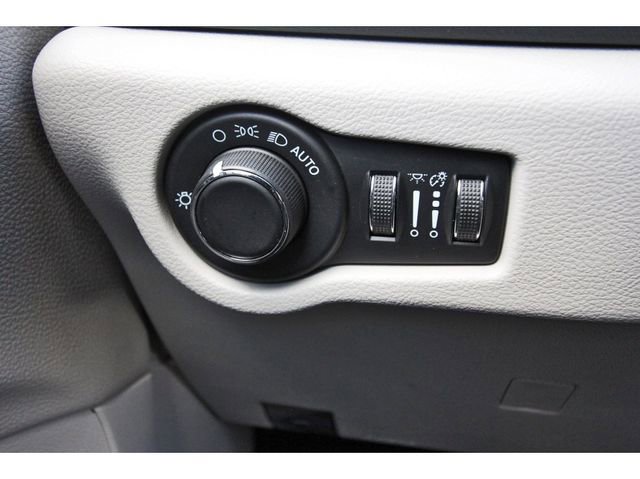 Used 2023 Chrysler Voyager LX FWD image 22