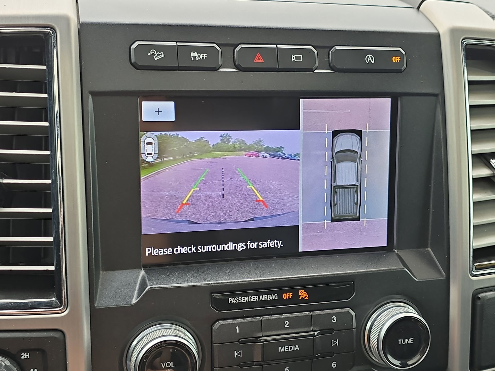 Certified 2019 Ford F150 Platinum w/ Equipment Group 701A Luxury AWD/4WD image 17