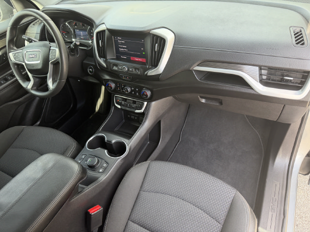 Used 2024 GMC Terrain SLE w/ Driver Convenience Package FWD image 29
