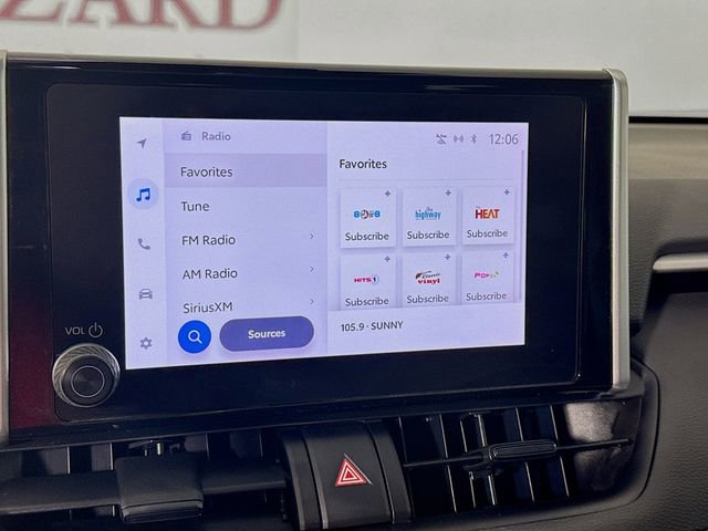 Used 2023 Toyota RAV4 SE image 18