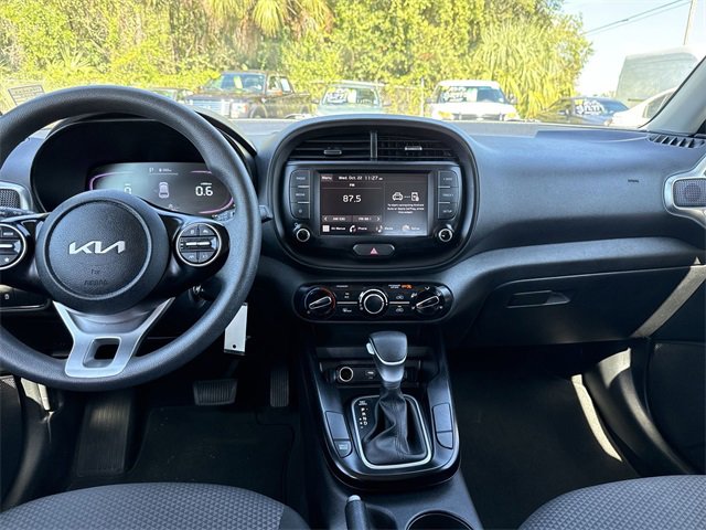 Used 2024 Kia Soul LX w/ Option Group 015 image 17