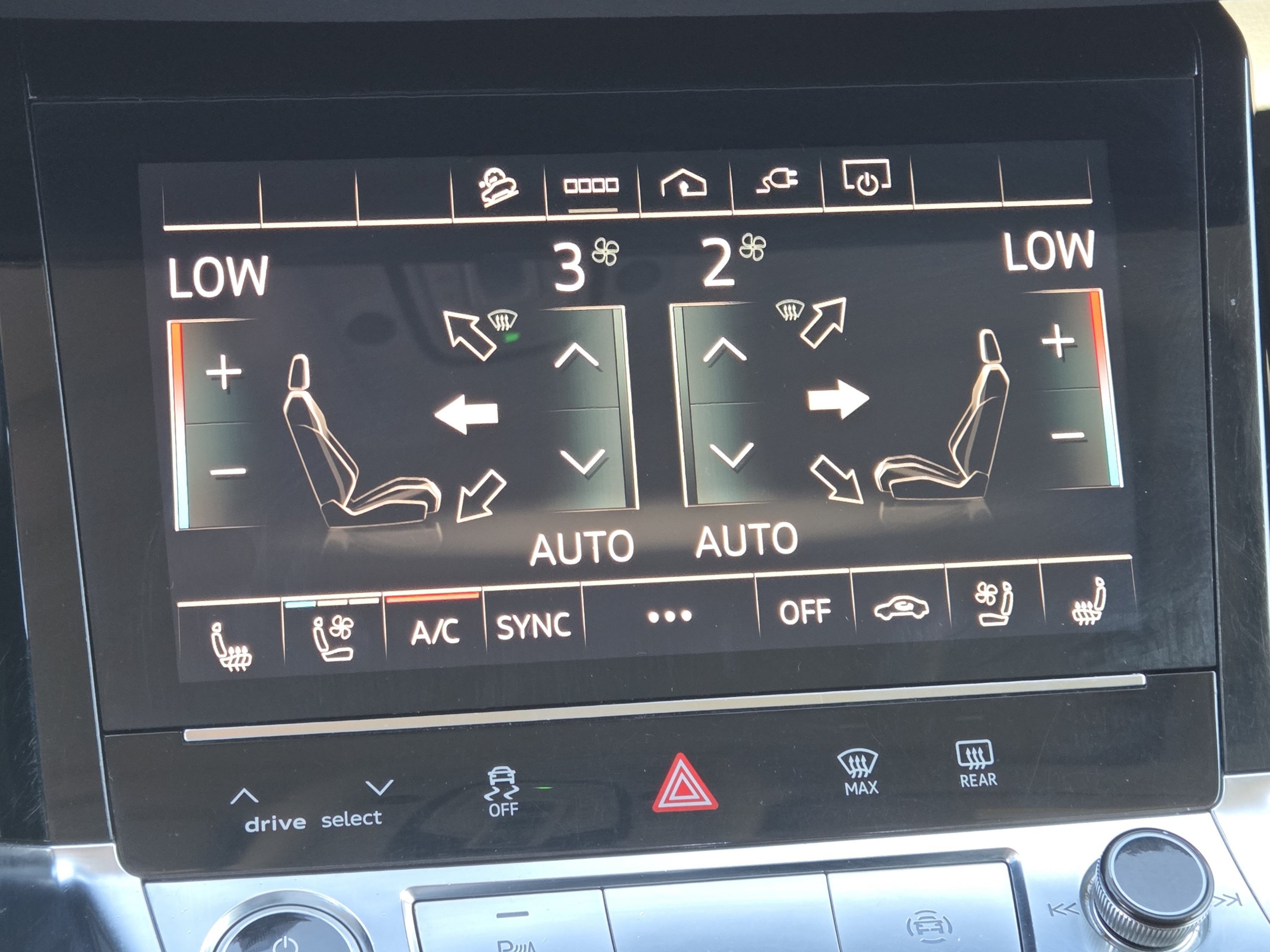 Used 2021 Audi e-tron Premium Plus w/ Premium Plus Package AWD/4WD image 38
