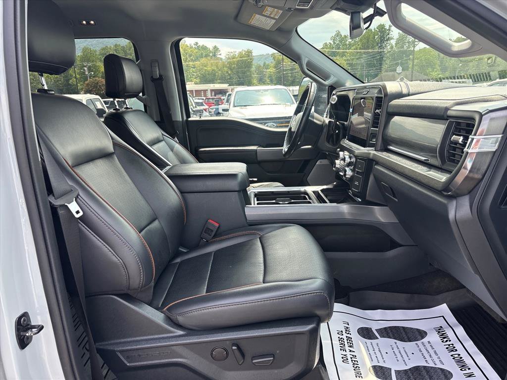 Certified 2025 Ford F250 Lariat w/ Black Appearance Package AWD/4WD image 12