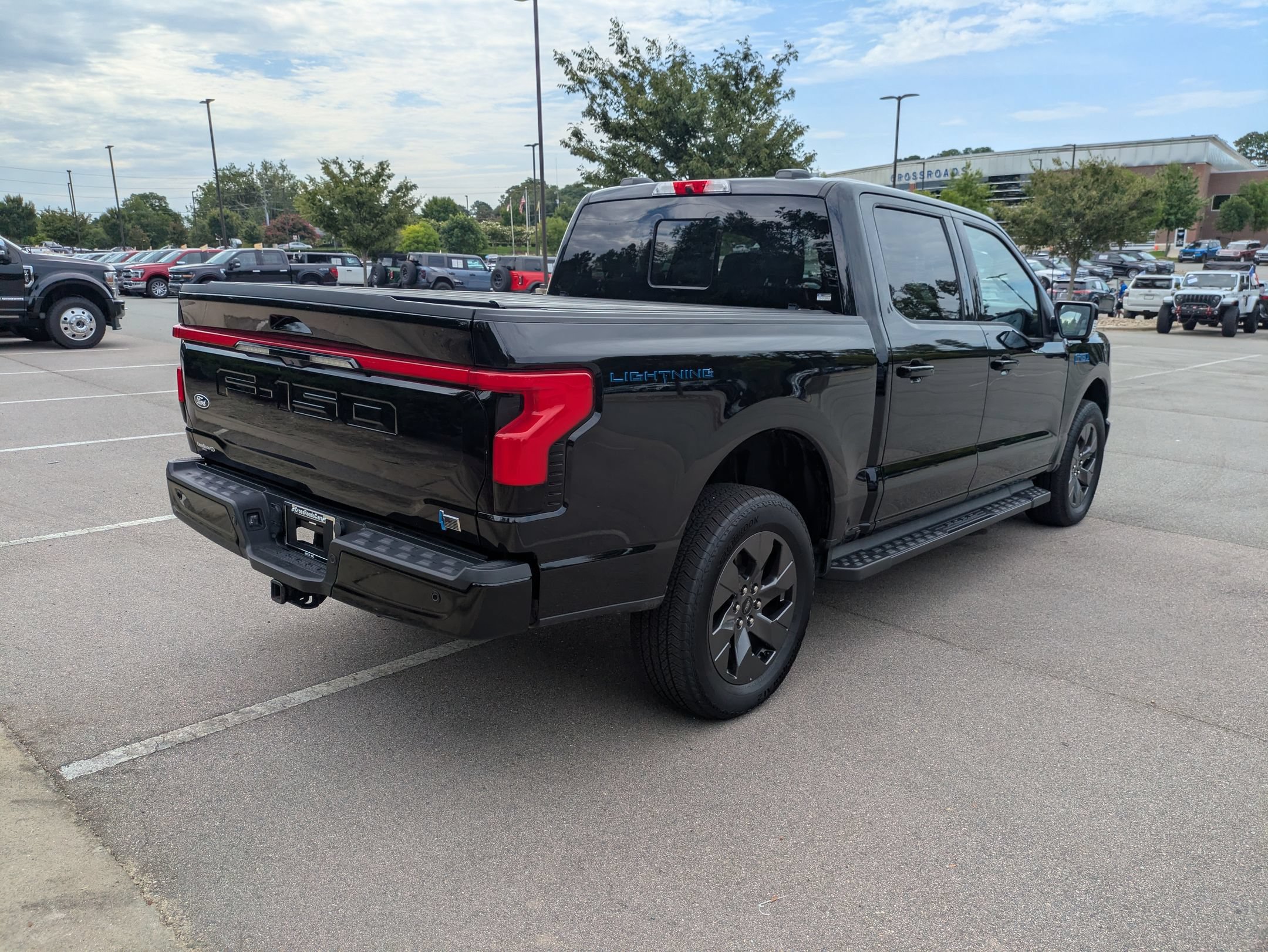 Certified 2025 Ford F150 Lightning Lariat w/ Max Trailer Tow Package AWD/4WD image 4