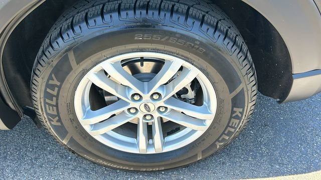 Certified 2022 Ford Explorer XLT RWD image 6