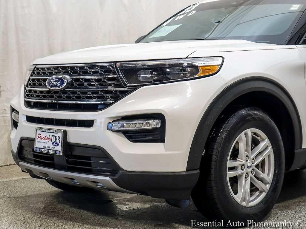 Certified 2023 Ford Explorer XLT w/ Equipment Group 202A AWD/4WD image 3