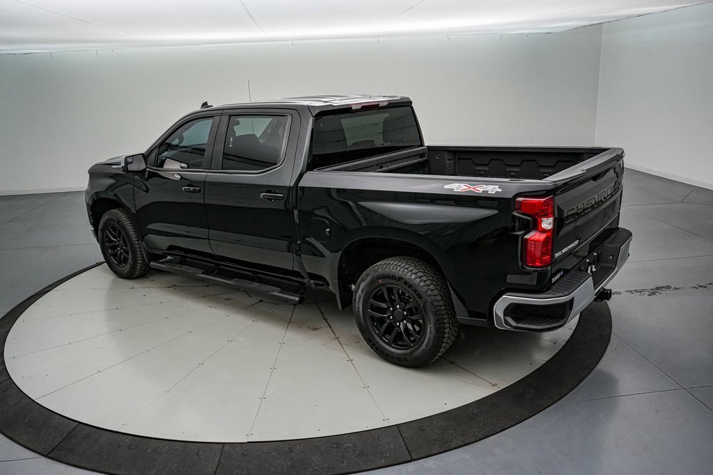 Used 2021 Chevrolet Silverado 1500 LT image 3