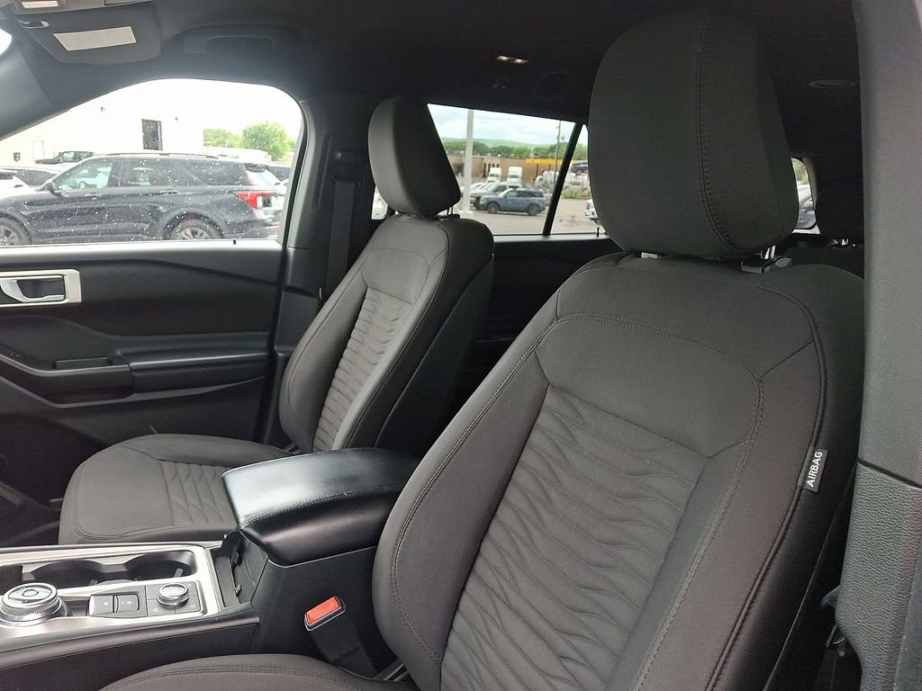 Certified 2020 Ford Explorer XLT w/ Comfort Package AWD/4WD image 15