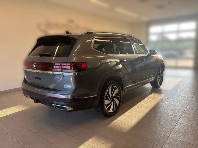 Used 2025 Volkswagen Atlas SEL AWD/4WD image 2