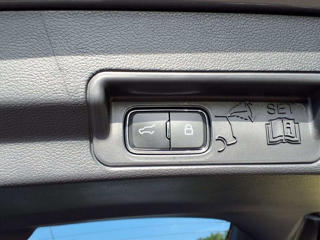 Certified 2025 Ford Explorer ST-Line image 22