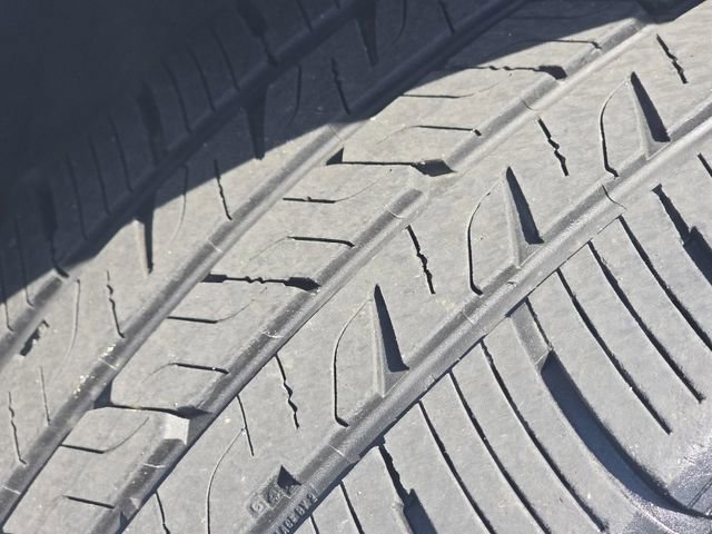 Certified 2019 Ford Explorer XLT w/ Equipment Group 202A AWD/4WD image 18