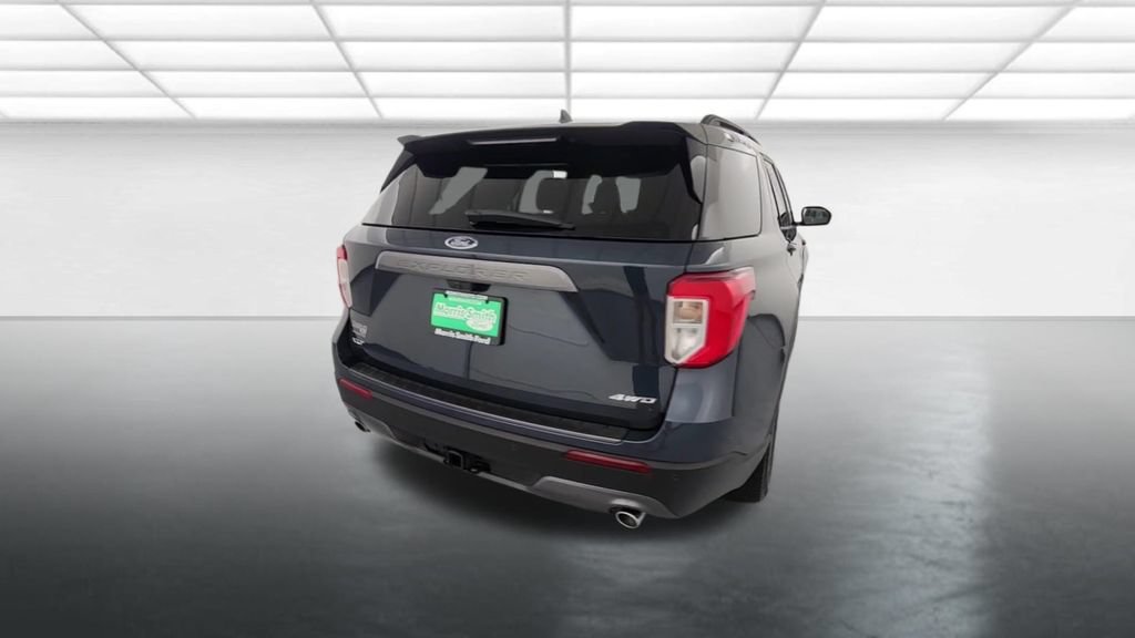 Certified 2024 Ford Explorer XLT w/ Equipment Group 202A AWD/4WD image 8