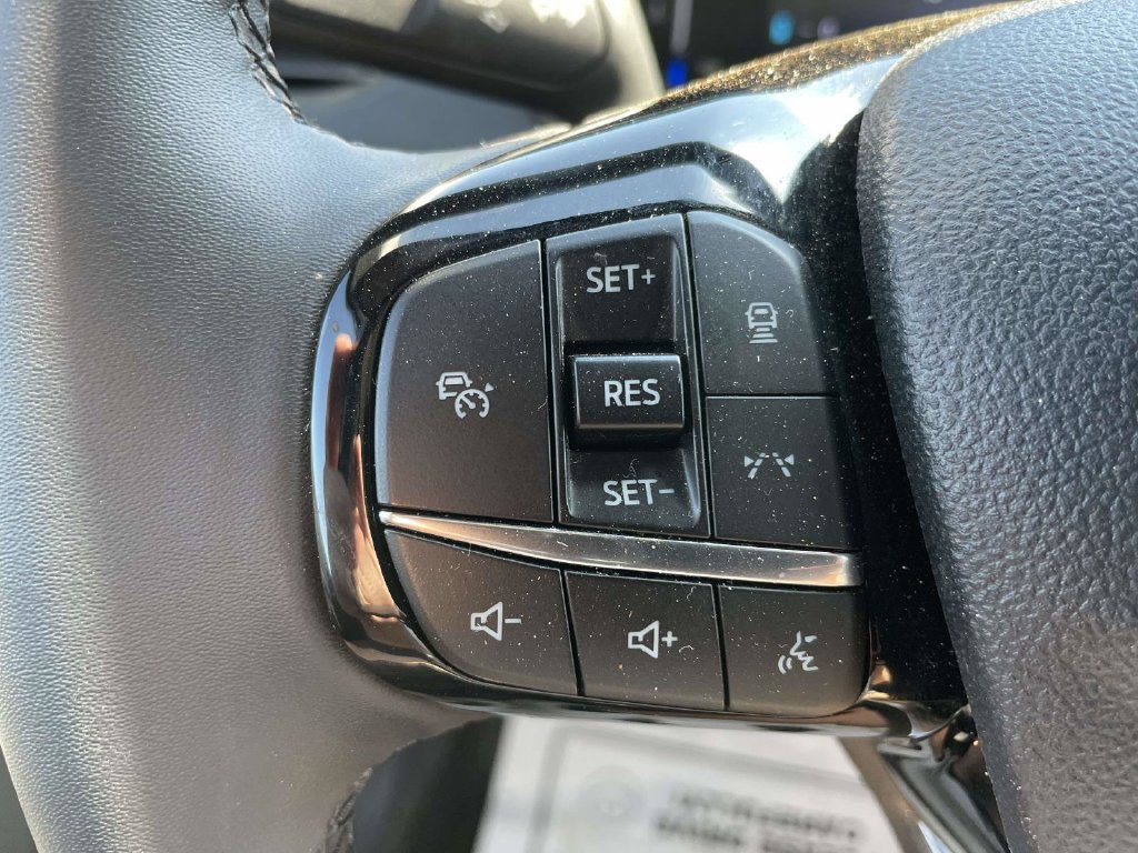 Certified 2025 Ford Escape SE FWD image 26