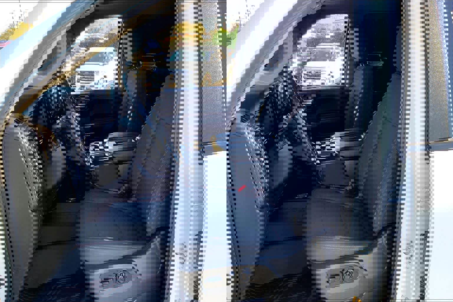 Used 2021 Chevrolet Silverado 2500 LT w/ Convenience Package image 8