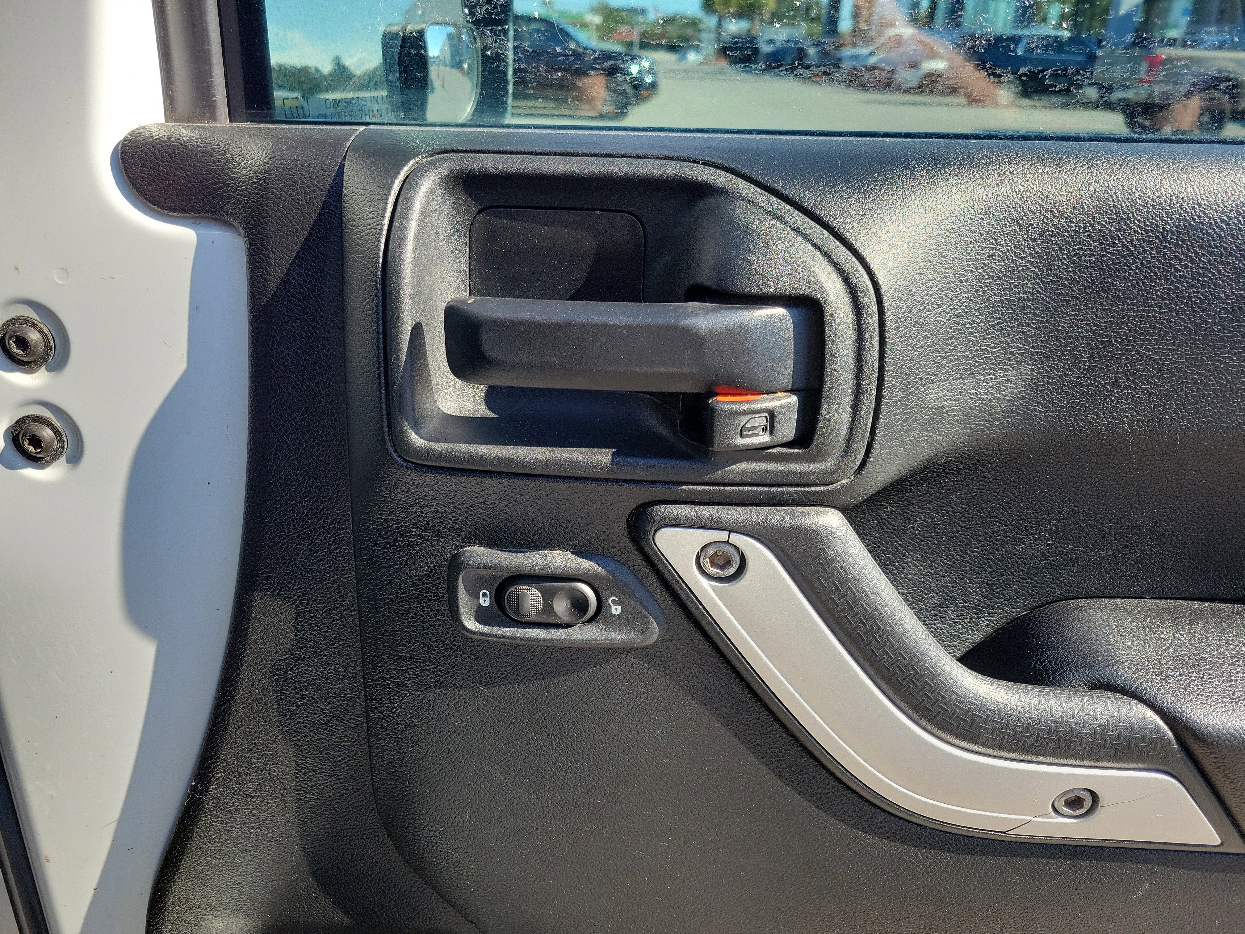 Used 2017 Jeep Wrangler Unlimited Sahara w/ Max Tow Package image 27