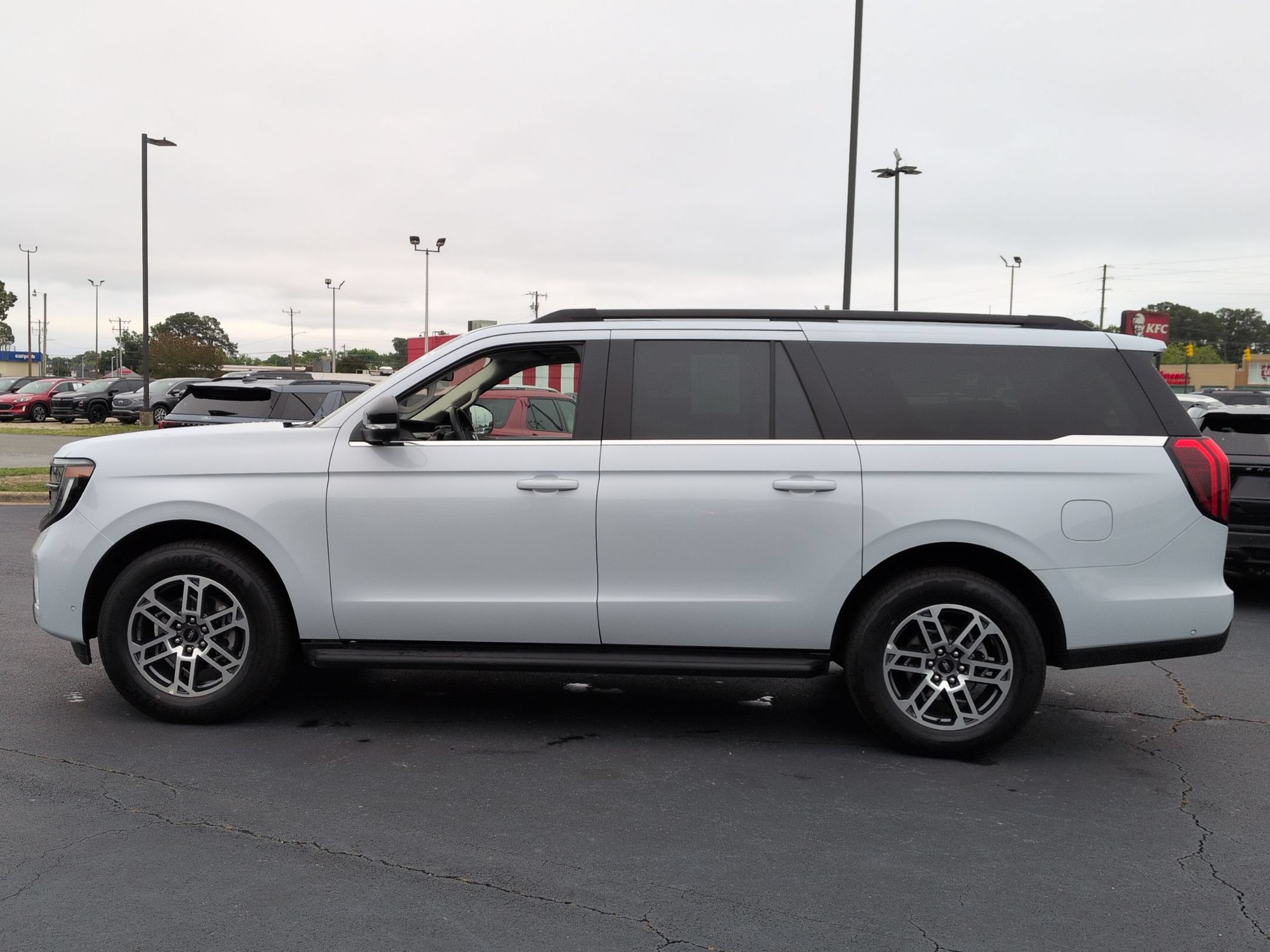 Certified 2025 Ford Expedition Max Active RWD image 7