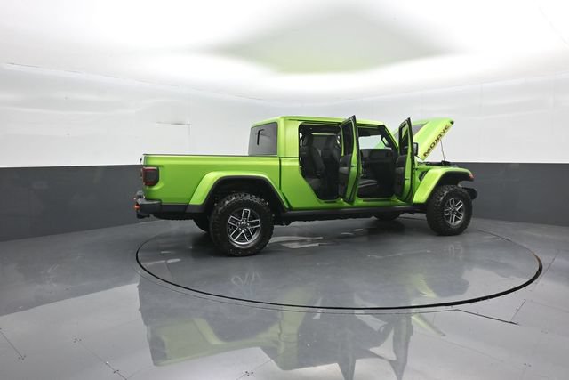 Used 2025 Jeep Gladiator Mojave w/ Convenience Group AWD/4WD image 36
