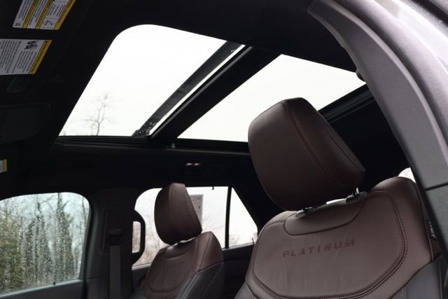 Certified 2023 Ford Explorer Platinum w/ Premium Technology Package image 26