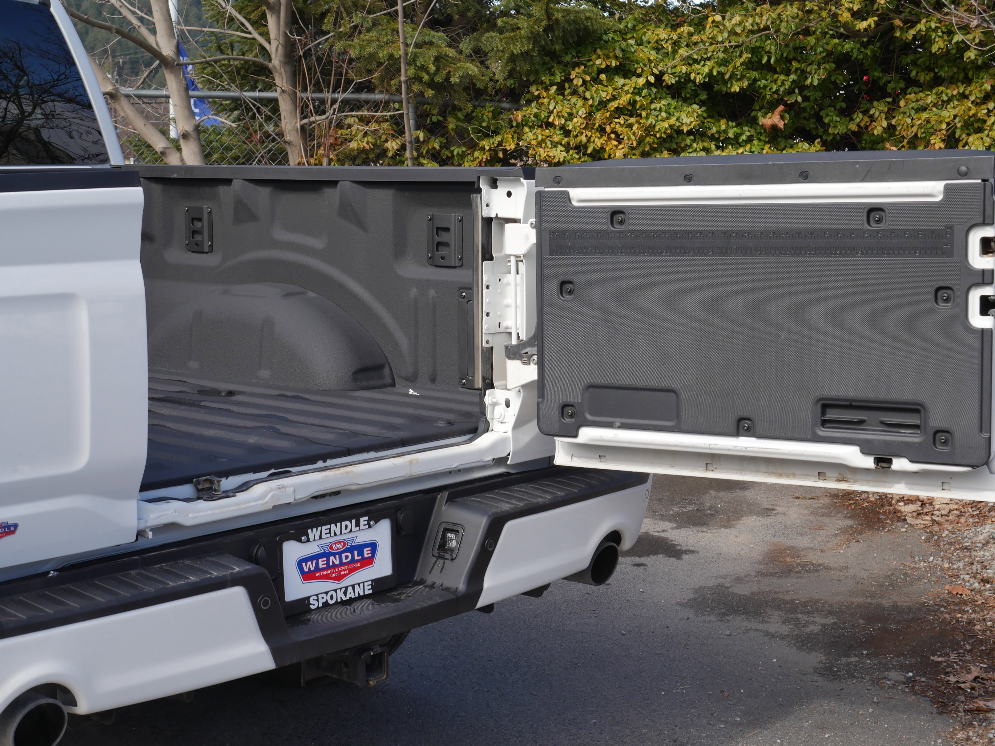 Certified 2025 Ford F150 Lariat w/ Equipment Group 502A High image 28