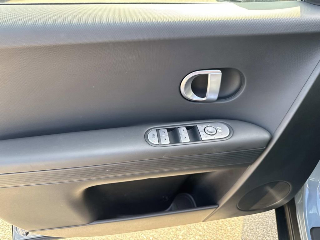 Used 2024 Hyundai Ioniq 5 SE image 19