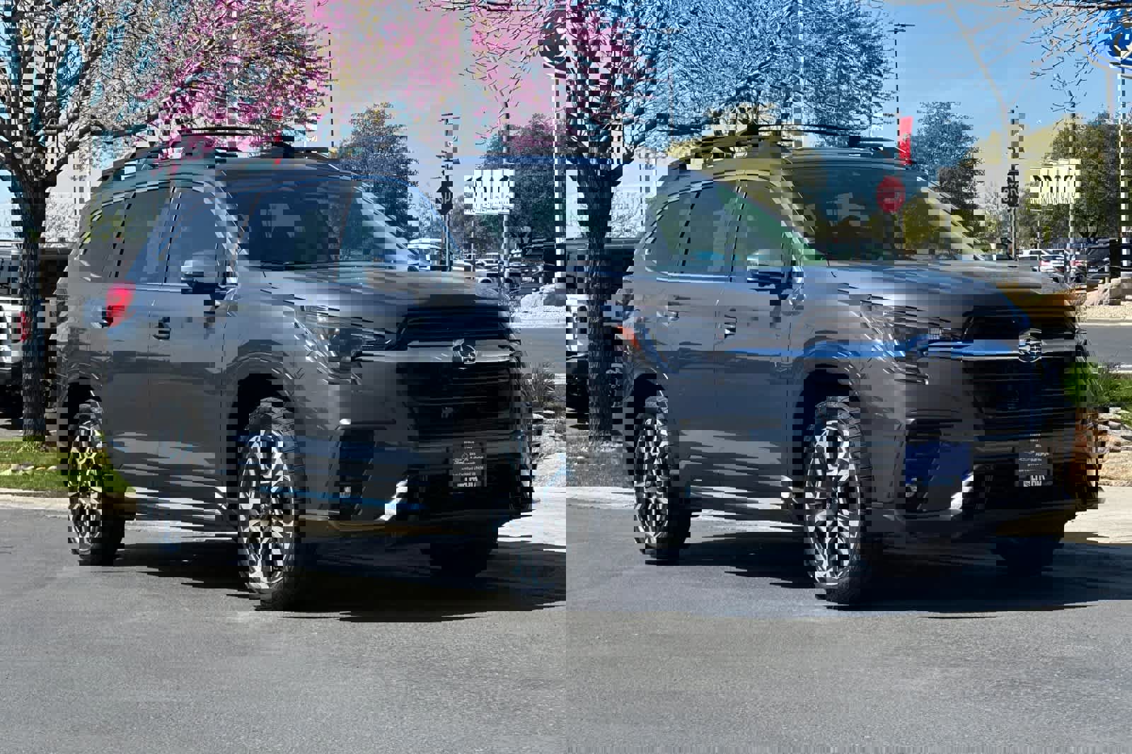 Used 2023 Subaru Ascent Limited w/ Technology Package image 7