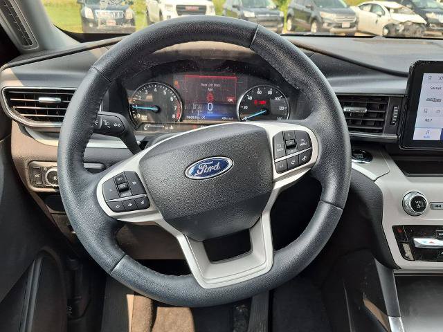 Certified 2023 Ford Explorer XLT w/ Equipment Group 202A AWD/4WD image 17