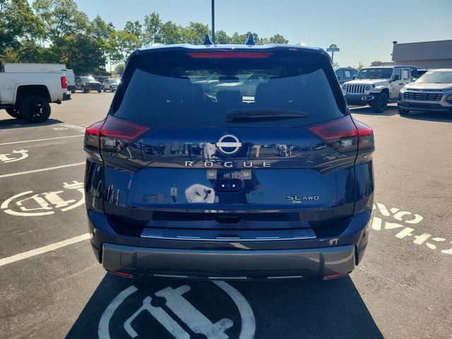 Used 2025 Nissan Rogue SL w/ Tech Package AWD/4WD image 6