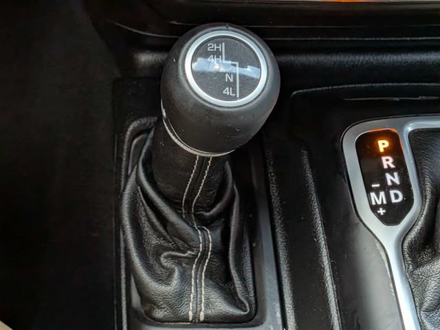 Used 2018 Jeep Wrangler Unlimited Rubicon AWD/4WD image 26