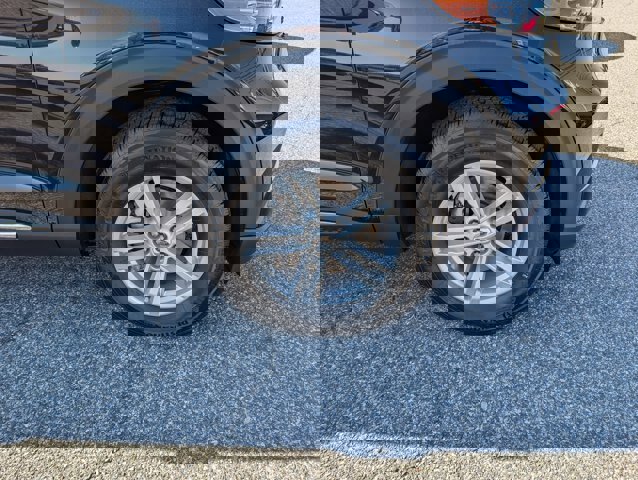 Certified 2024 Ford Explorer XLT image 9