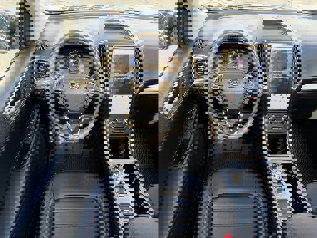 Certified 2024 Ford Edge SEL w/ Convenience Package image 11