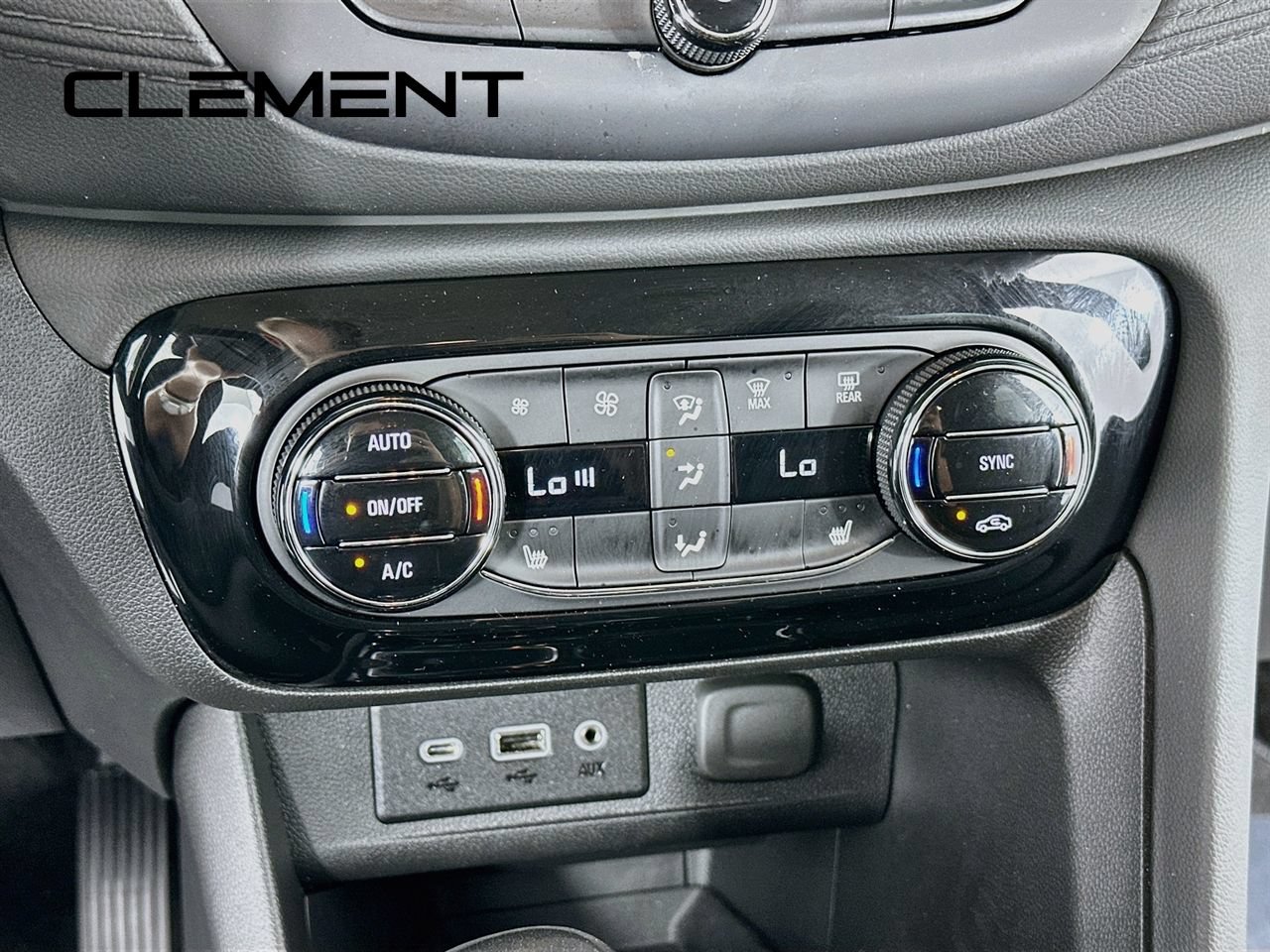 Used 2023 Buick Encore GX Select w/ Sport Touring Package FWD image 22