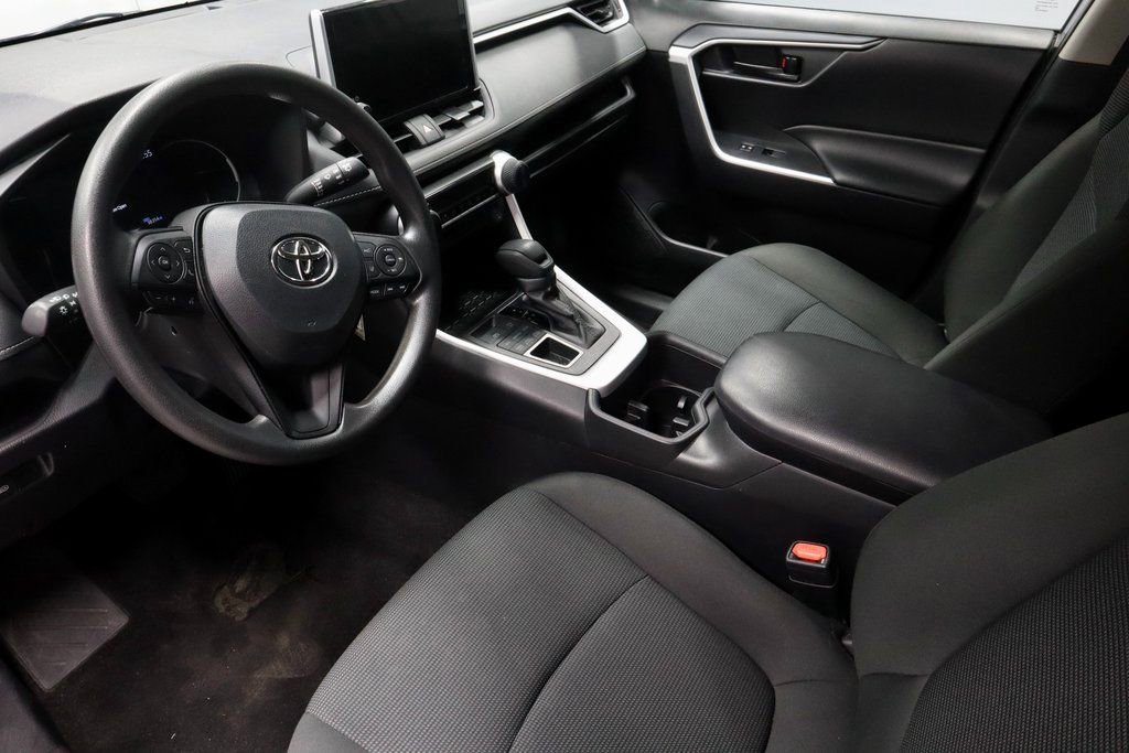 Used 2024 Toyota RAV4 LE image 22