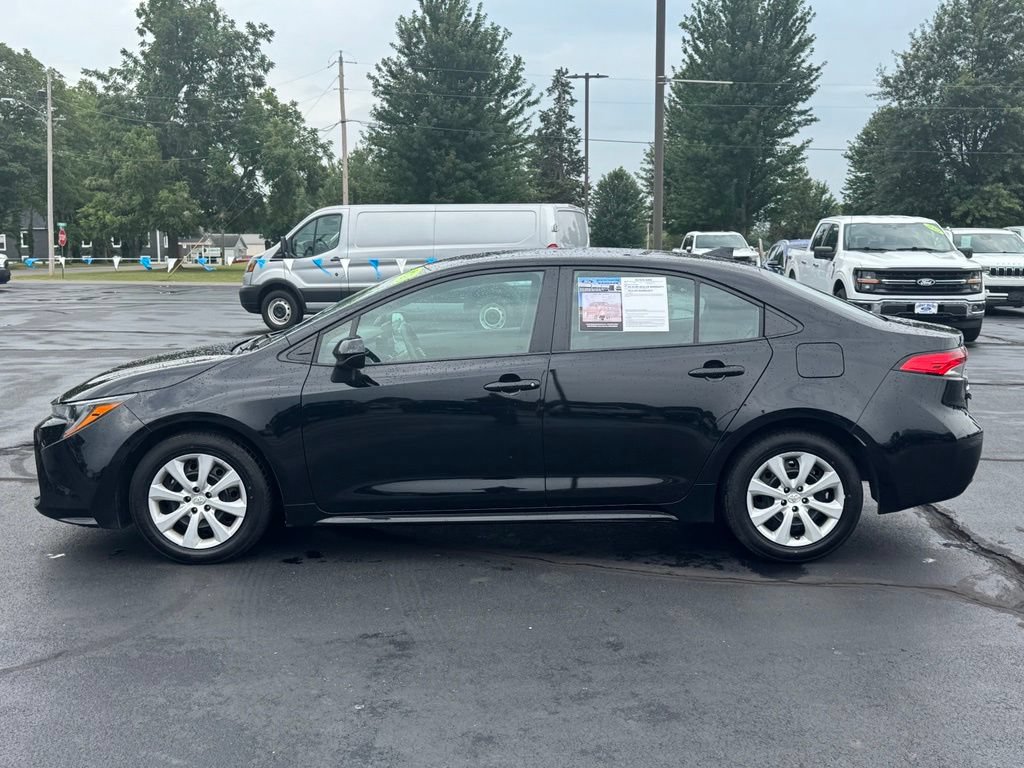 Used 2025 Toyota Corolla LE FWD image 25
