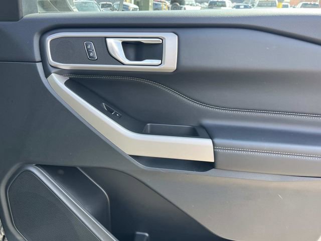 Certified 2024 Ford Explorer XLT RWD image 29