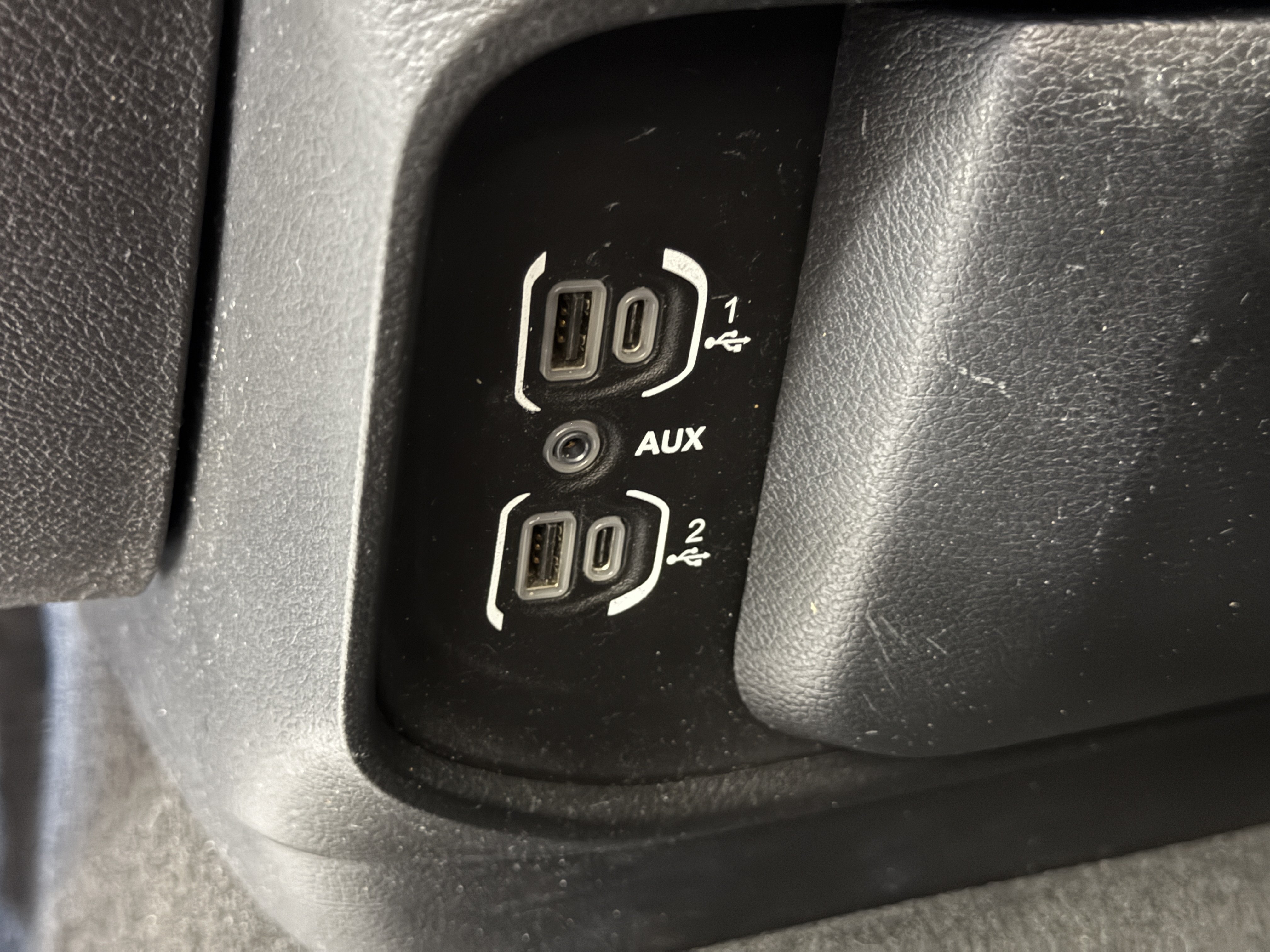 Used 2020 RAM 1500 Laramie RWD image 22